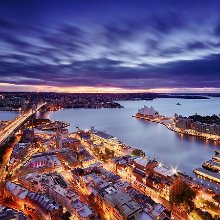 Shangri-La Sydney Exterior photo Sydney Harbour Bridge at night