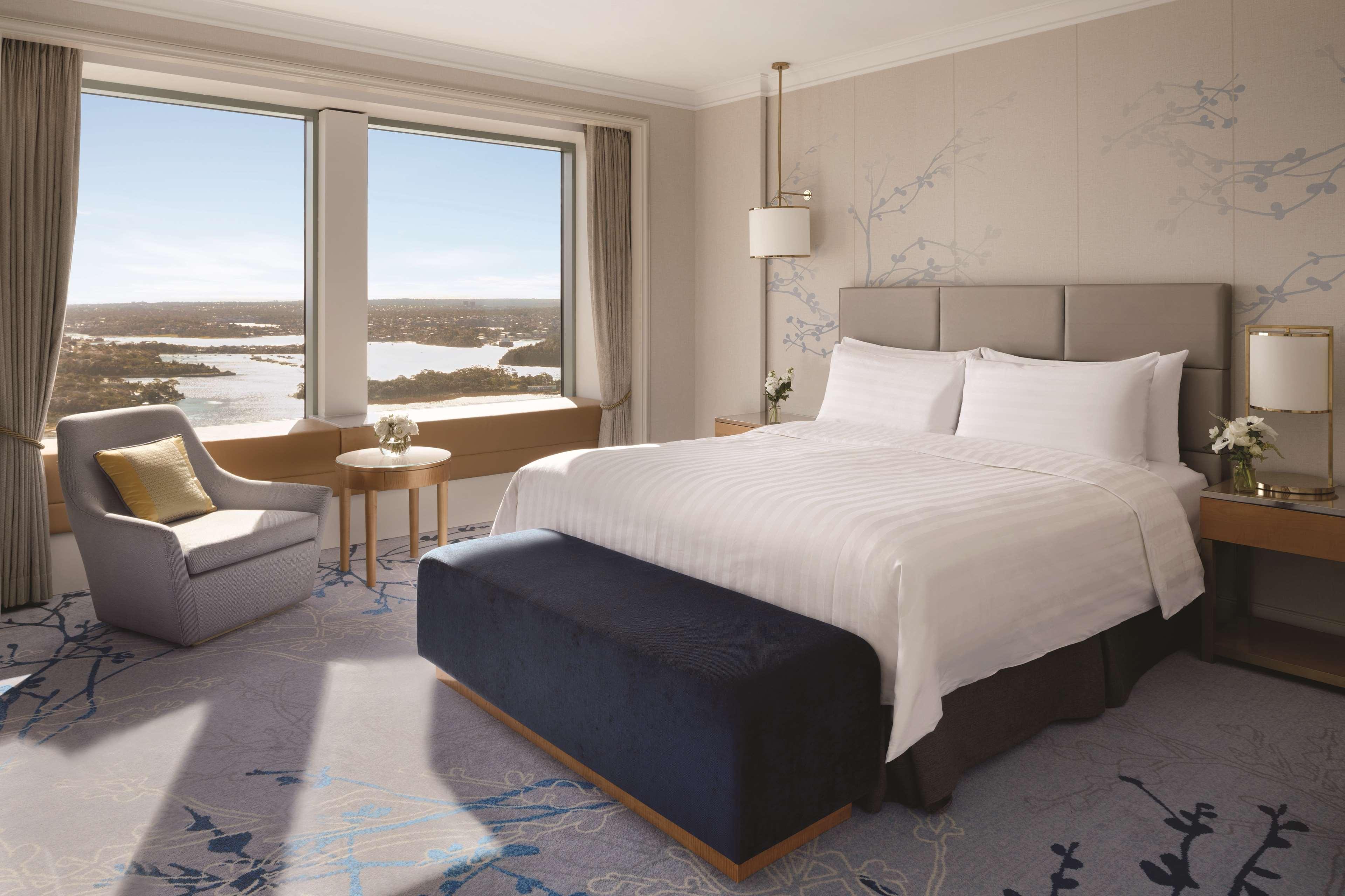Shangri-La Sydney Exterior photo A room at the Mandarin Oriental, Hong Kong