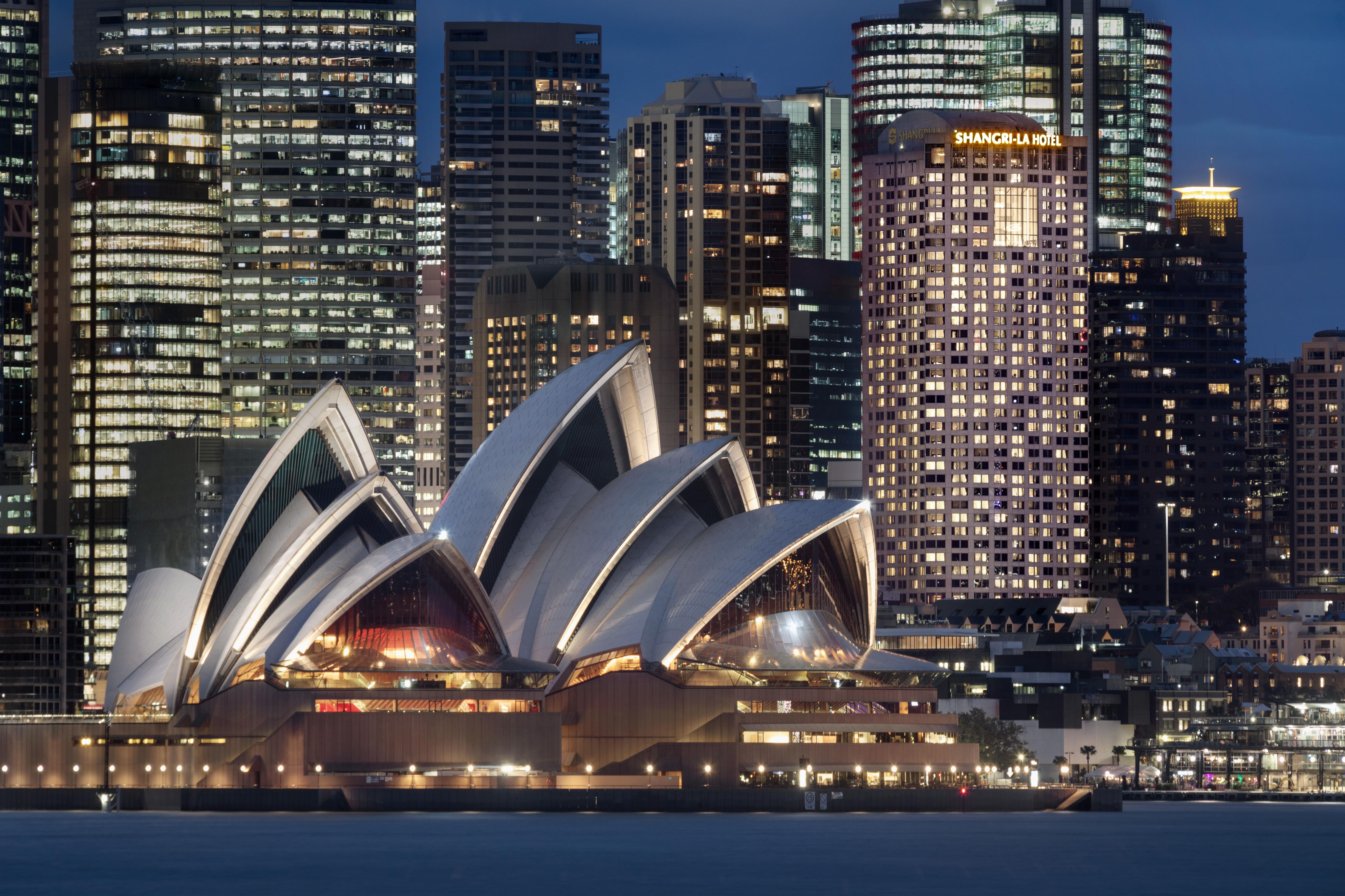 Shangri-La Sydney Exterior photo Sydney skyline at night