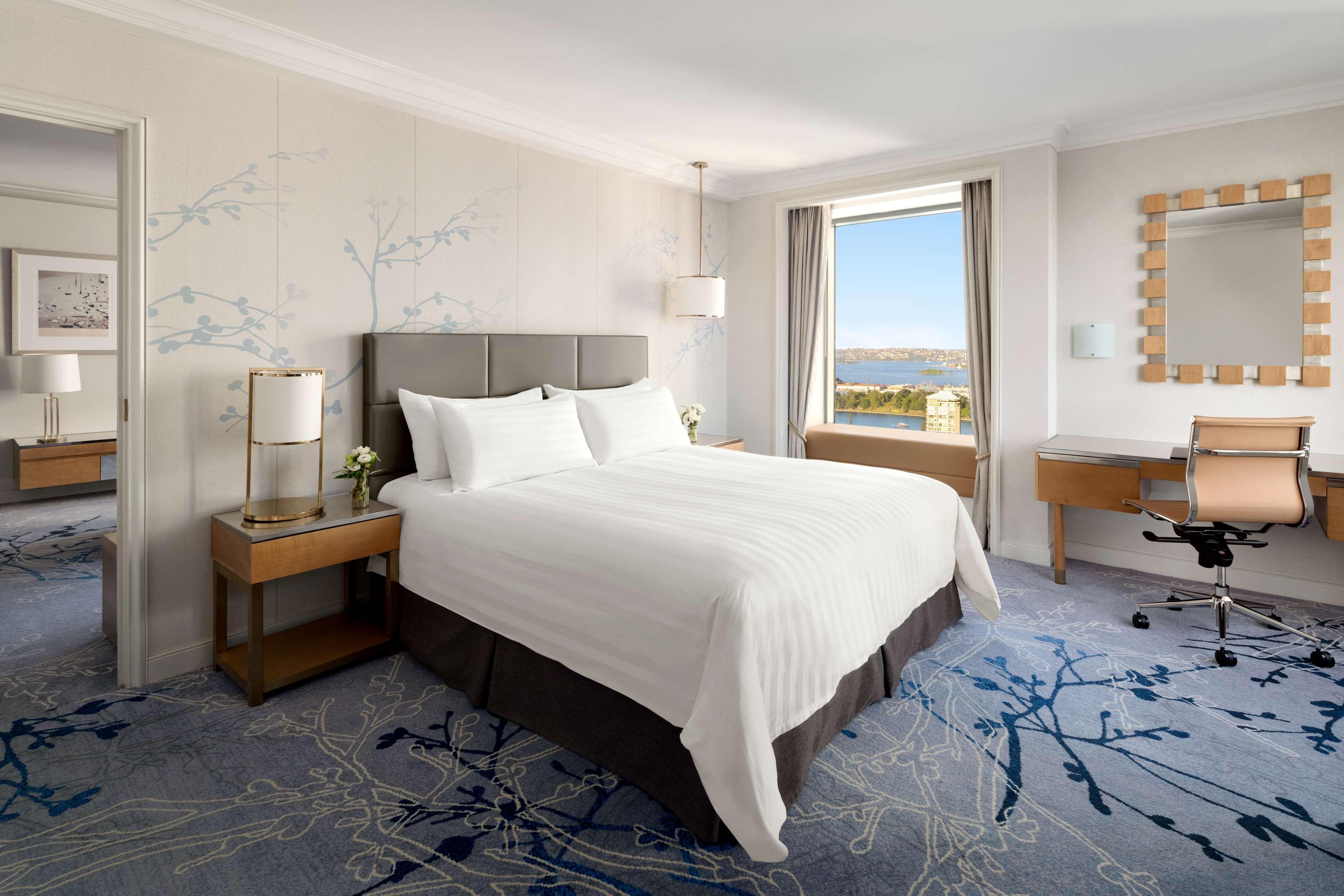 Shangri-La Sydney Exterior photo A room at the Mandarin Oriental, Hong Kong