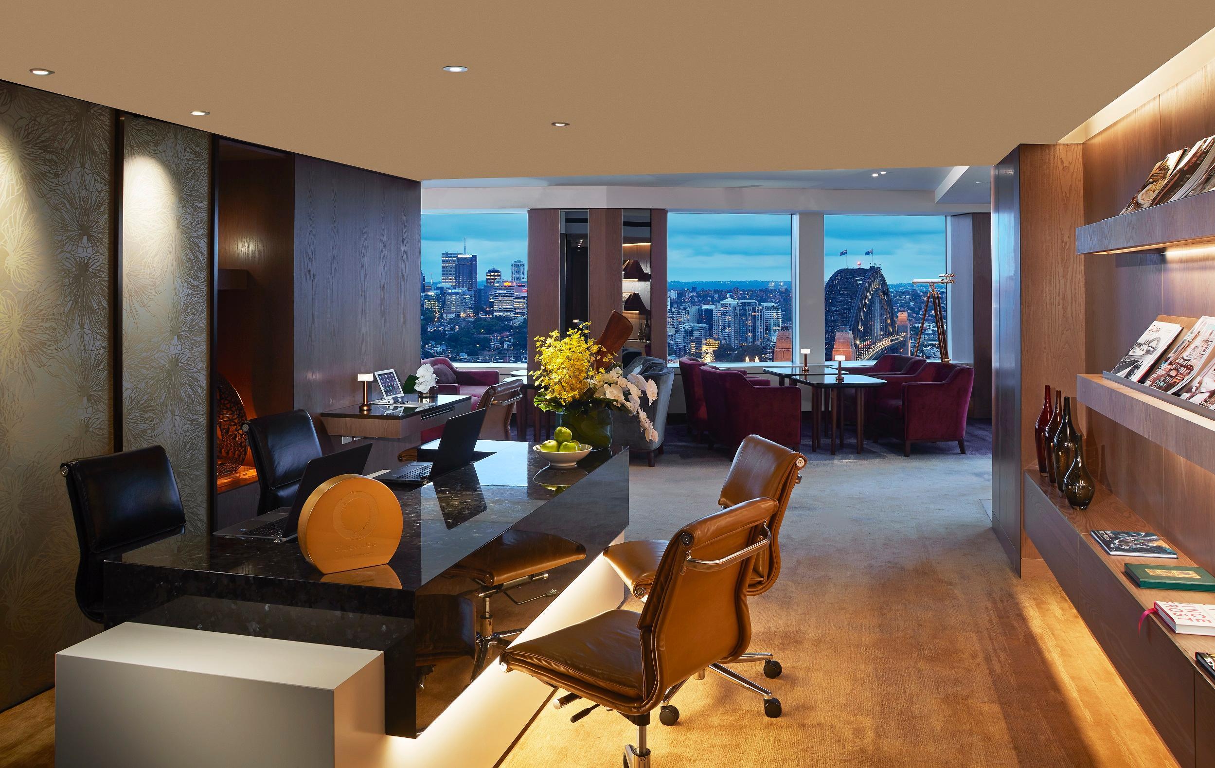 Shangri-La Sydney Exterior photo A view of the 45th floor of the Bank of America Center