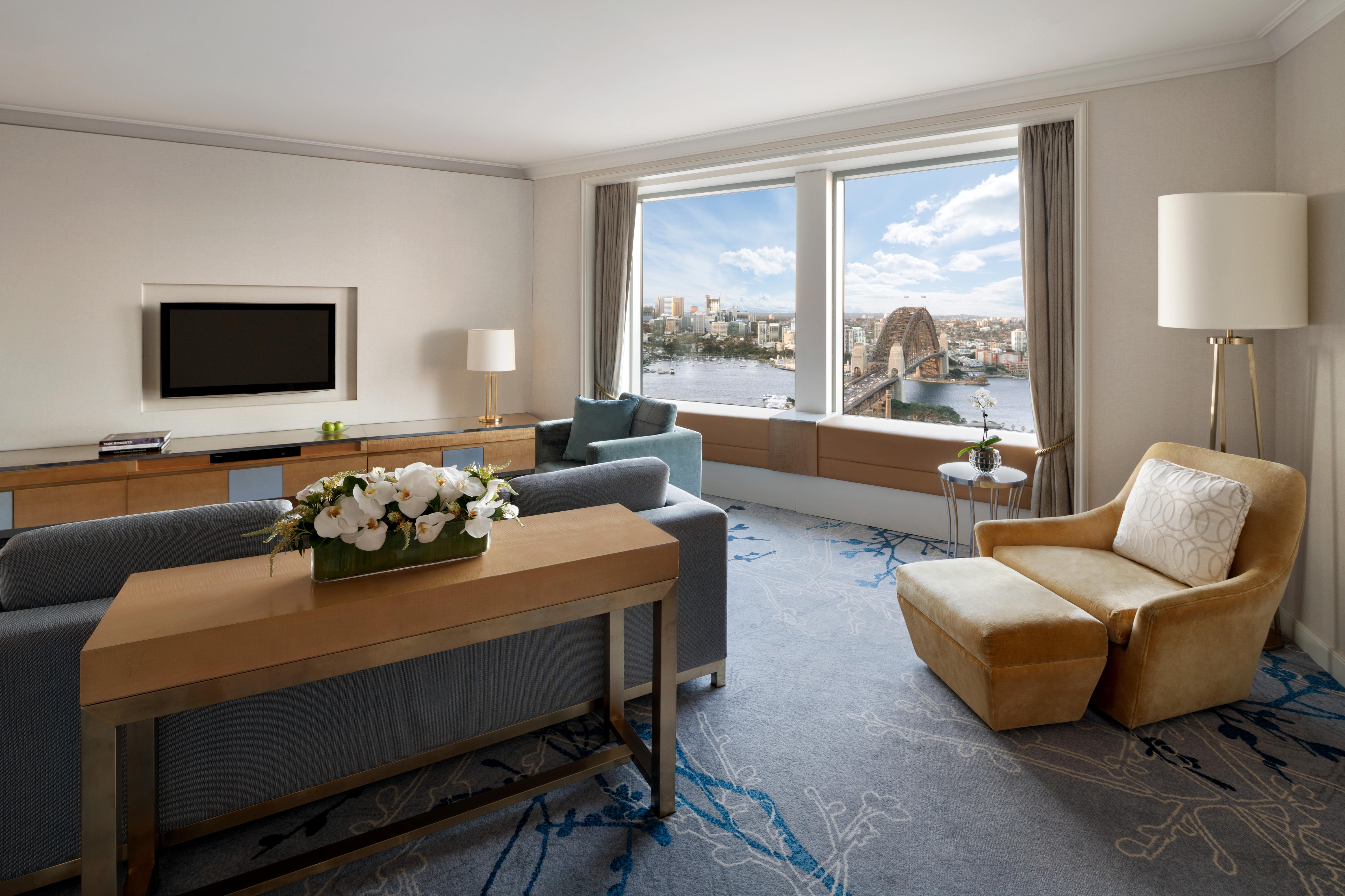 Shangri-La Sydney Exterior photo A view of the Sydney Harbour Bridge from a suite at the Sydney Opera House