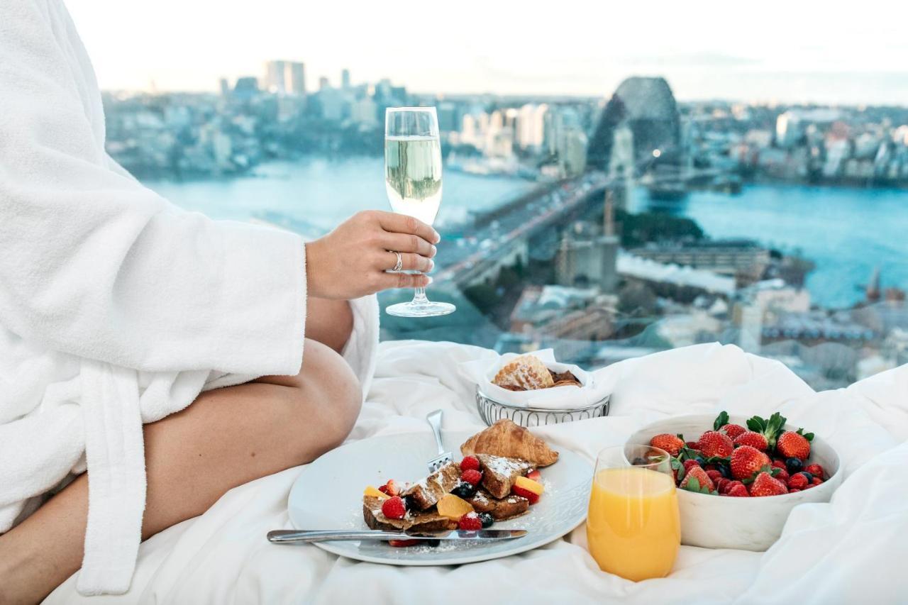 Shangri-La Sydney Exterior photo Breakfast at Sydney Opera House